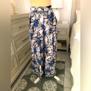 Elegant Floral Wide Leg Pants in Black and Blue ( SMALL)